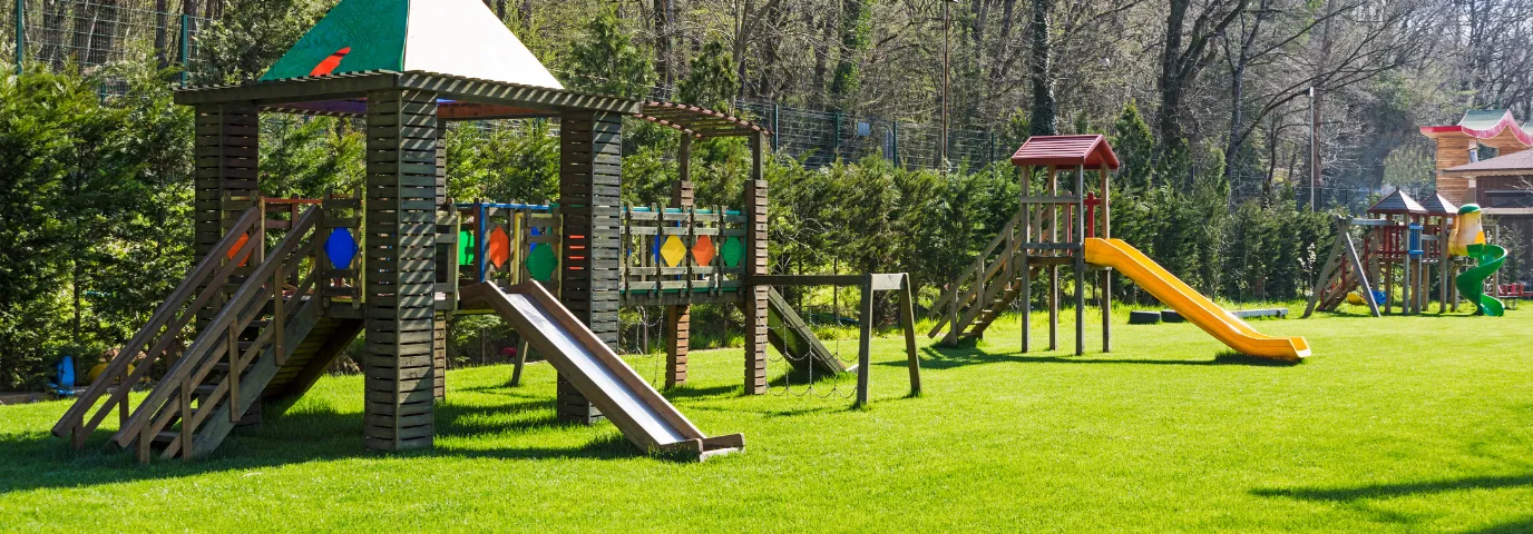 10 Spielplatz Garten Ideen: DIY-Projekte für Kinder (2025)