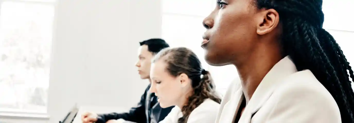 Weiterbildung neben dem Beruf: 10 praktische Tipps für Zeit & Motivation