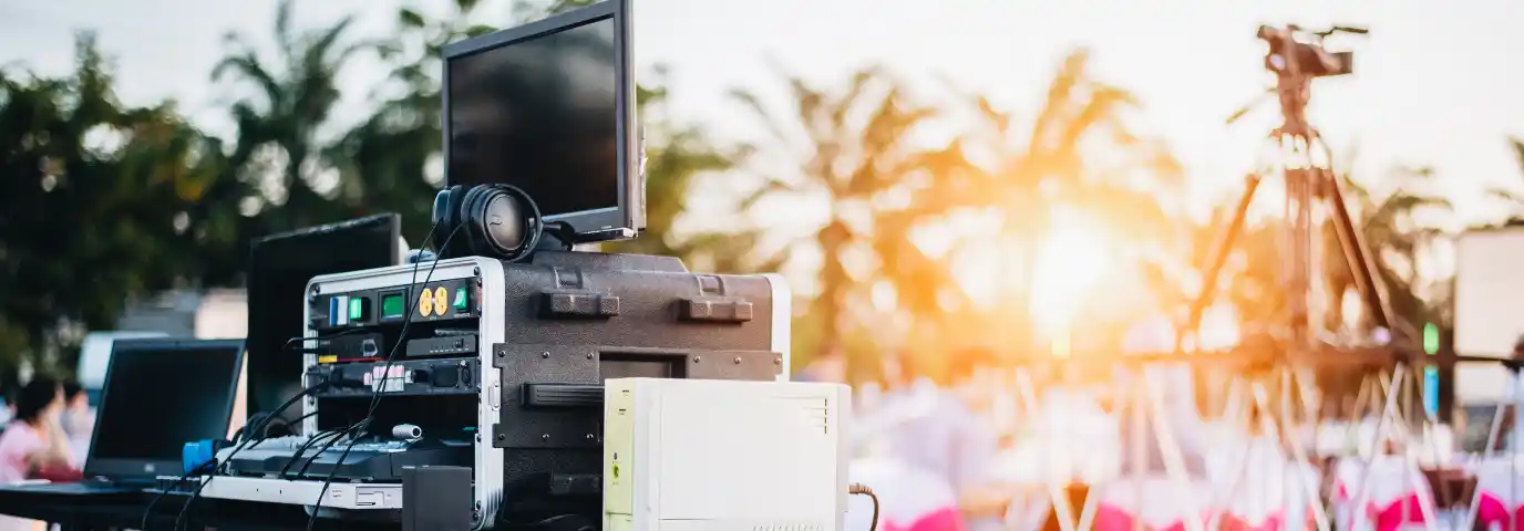 Outdoor Event Technik: Kompletter Leitfaden für wetterfeste Veranstaltungstechnik