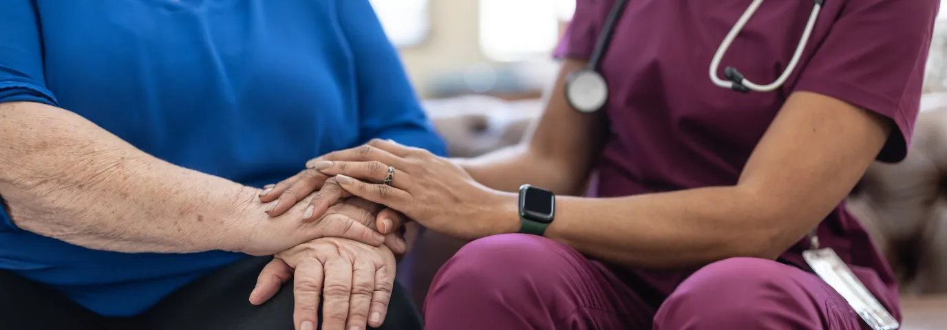 Hospizbegleitung & Pflege: Würdevolle Hilfe am Lebensende