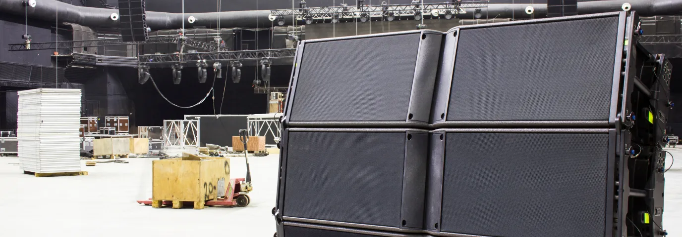 Line Array vs Punktquelle: Kompletter Vergleich für Event-Profis 2025 Line Array vs Punktquelle: Kompletter Vergleich für Event-Profis 2025