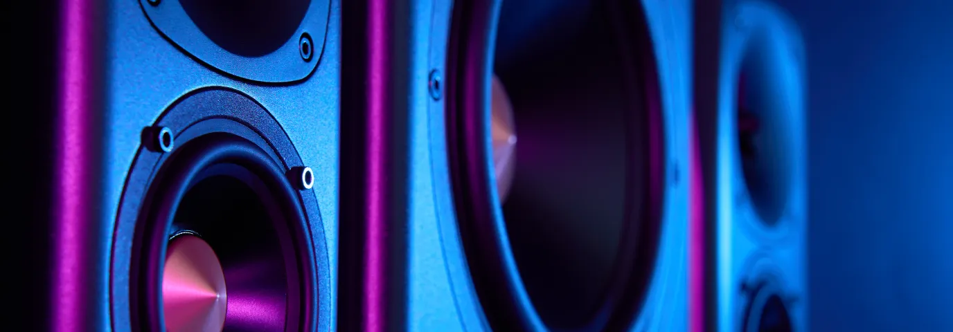 PA-Anlage für kleine Gigs: Grundlagen zu Lautsprechern & Endstufen PA-Anlage für kleine Gigs: Grundlagen zu Lautsprechern & Endstufen