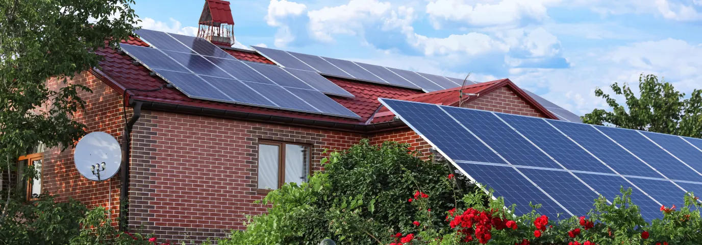 PV-Anlage & Balkonkraftwerk versichern: Kompletter Leitfaden für optimalen Schutz PV-Anlage & Balkonkraftwerk versichern: Kompletter Leitfaden für optimalen Schutz