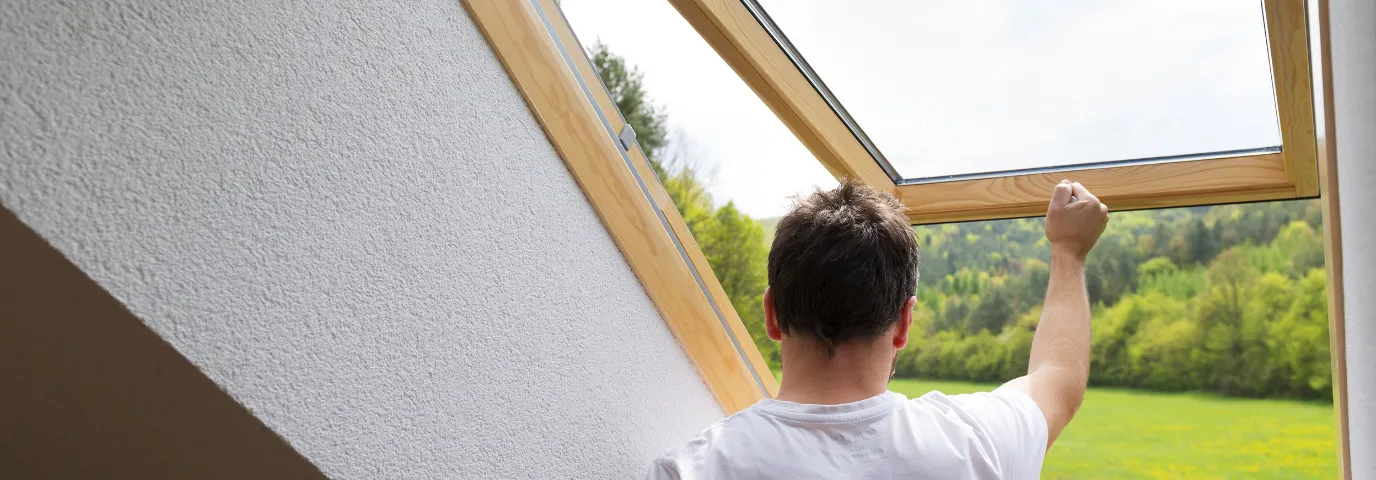Dachfenster nachträglich einbauen: Kosten, Hitzeschutz & Profi-Anleitung Dachfenster nachträglich einbauen: Kosten, Hitzeschutz & Profi-Anleitung