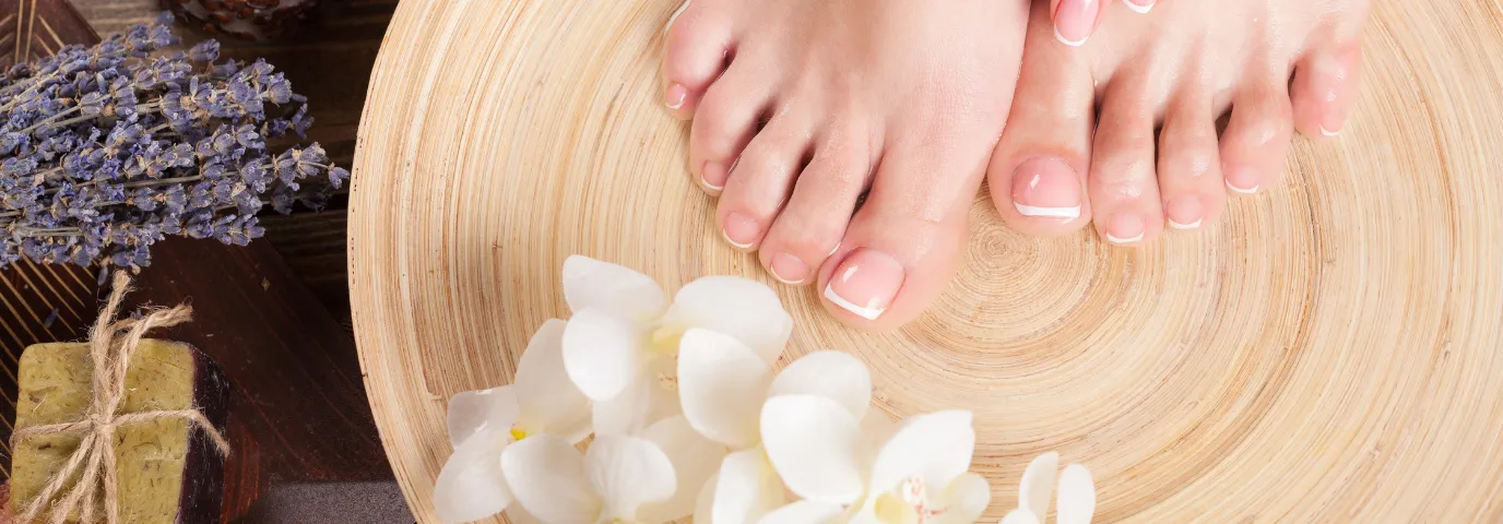 Sommer Fußpflege: Sandalenfüße perfekt pflegen & eingewachsene Nägel vermeiden Sommer Fußpflege: Sandalenfüße perfekt pflegen & eingewachsene Nägel vermeiden