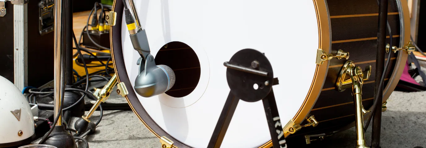 Drum Overhead Mic Placement: Phase Alignment Techniques for Professional Recording Drum Overhead Mic Placement: Phase Alignment Techniques for Professional Recording